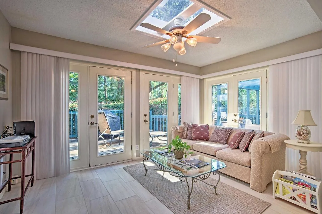 Hilton Head Home With Pool Access - 1 Mi To Beach! Hilton Head Island 0*,  Verenigde Staten