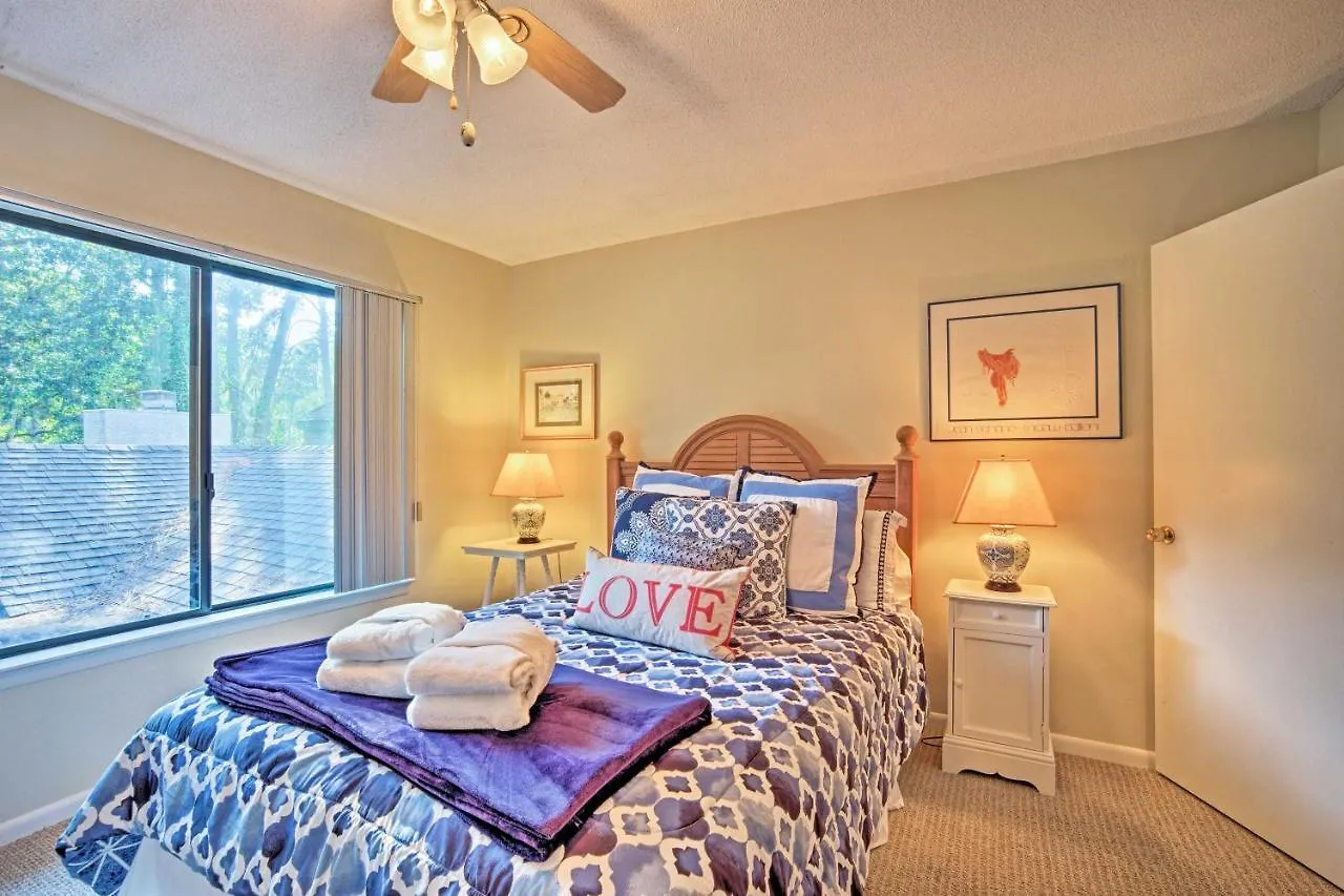 Hilton Head Home With Pool Access - 1 Mi To Beach! Hilton Head Island Vakantiehuis